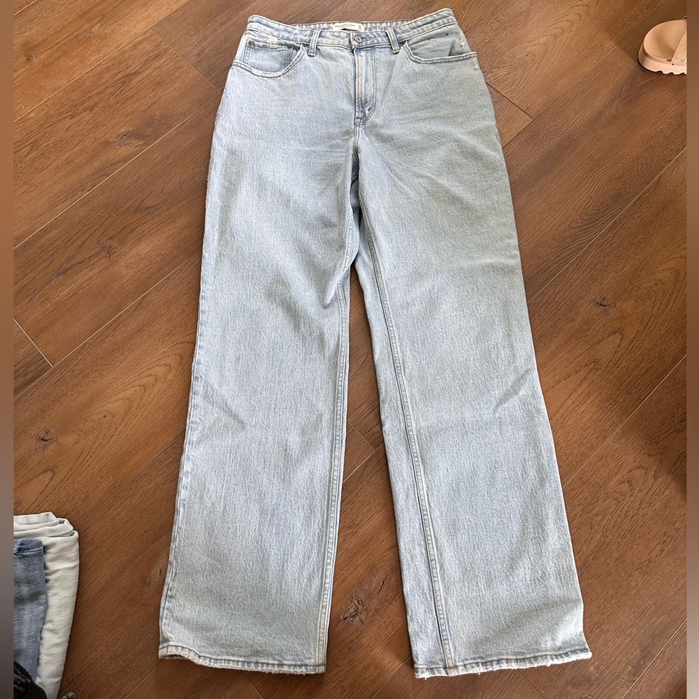 Abercrombie The 90s Relaxed Jean